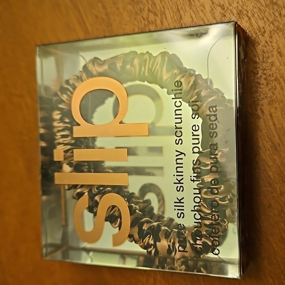 slip Accessories - NWT Slip pure silk skinny scrunchie leopard print.